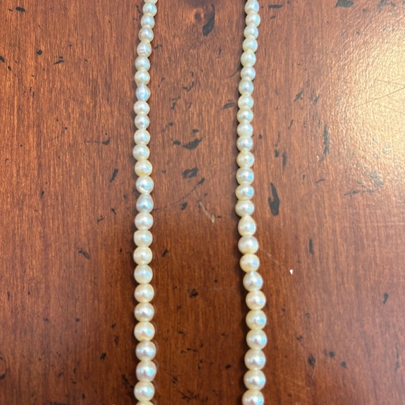 16” Vintage Graduated Pearl Choker Neclace - Picture 3 of 8